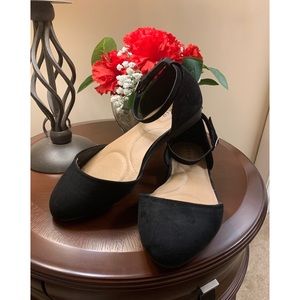 Torrid size 8w flats